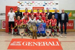 Les integrants del Generali HC Palau amb els trofeus aconseguits la temporada 2021/22